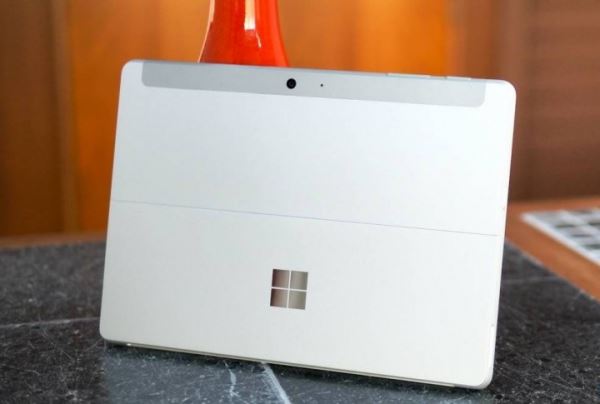 Microsoft представил Surface Go 2 – планшет, имитирующий бюджетный ноутбук