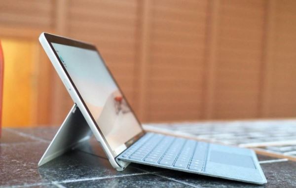 Microsoft представил Surface Go 2 – планшет, имитирующий бюджетный ноутбук